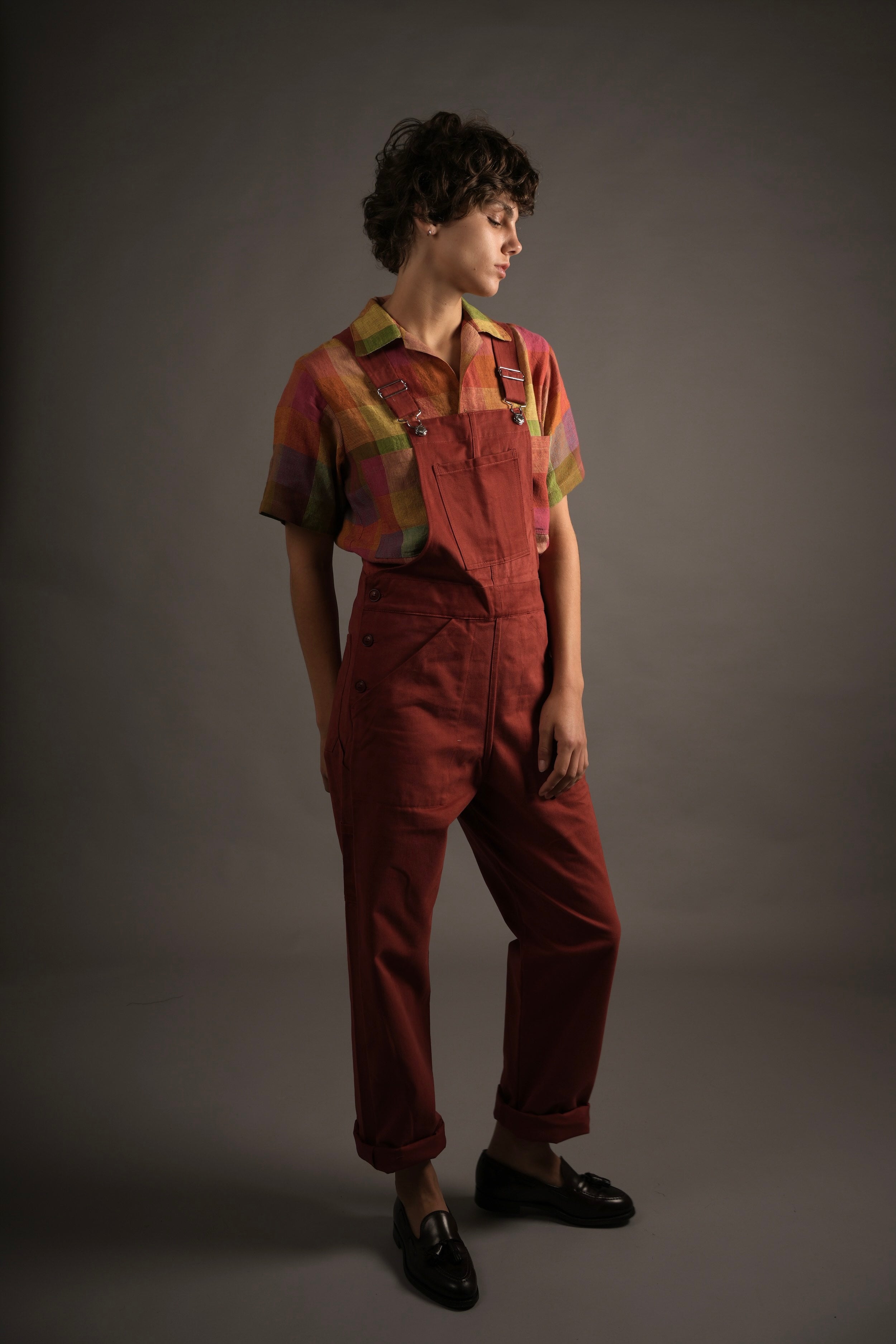 Els is 5'10", a size 8 and wears Small dungarees