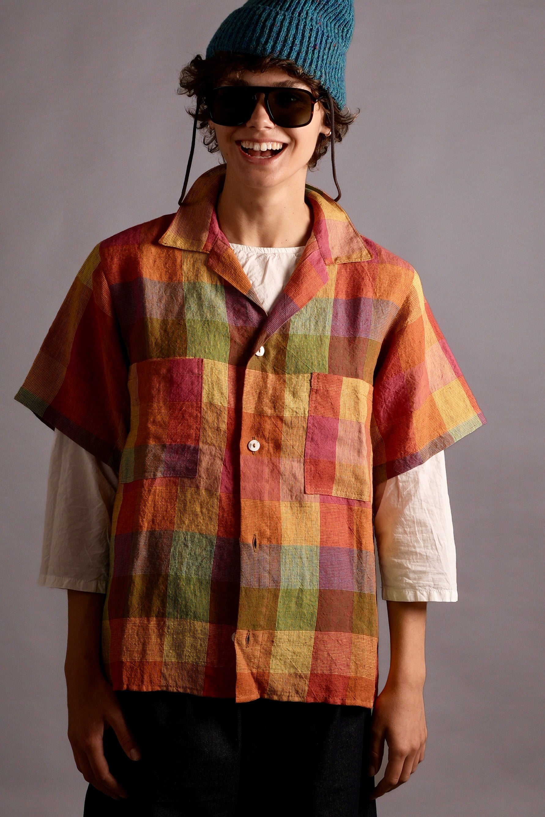 Els is 5'11", a size 8 and wears a Small shirt