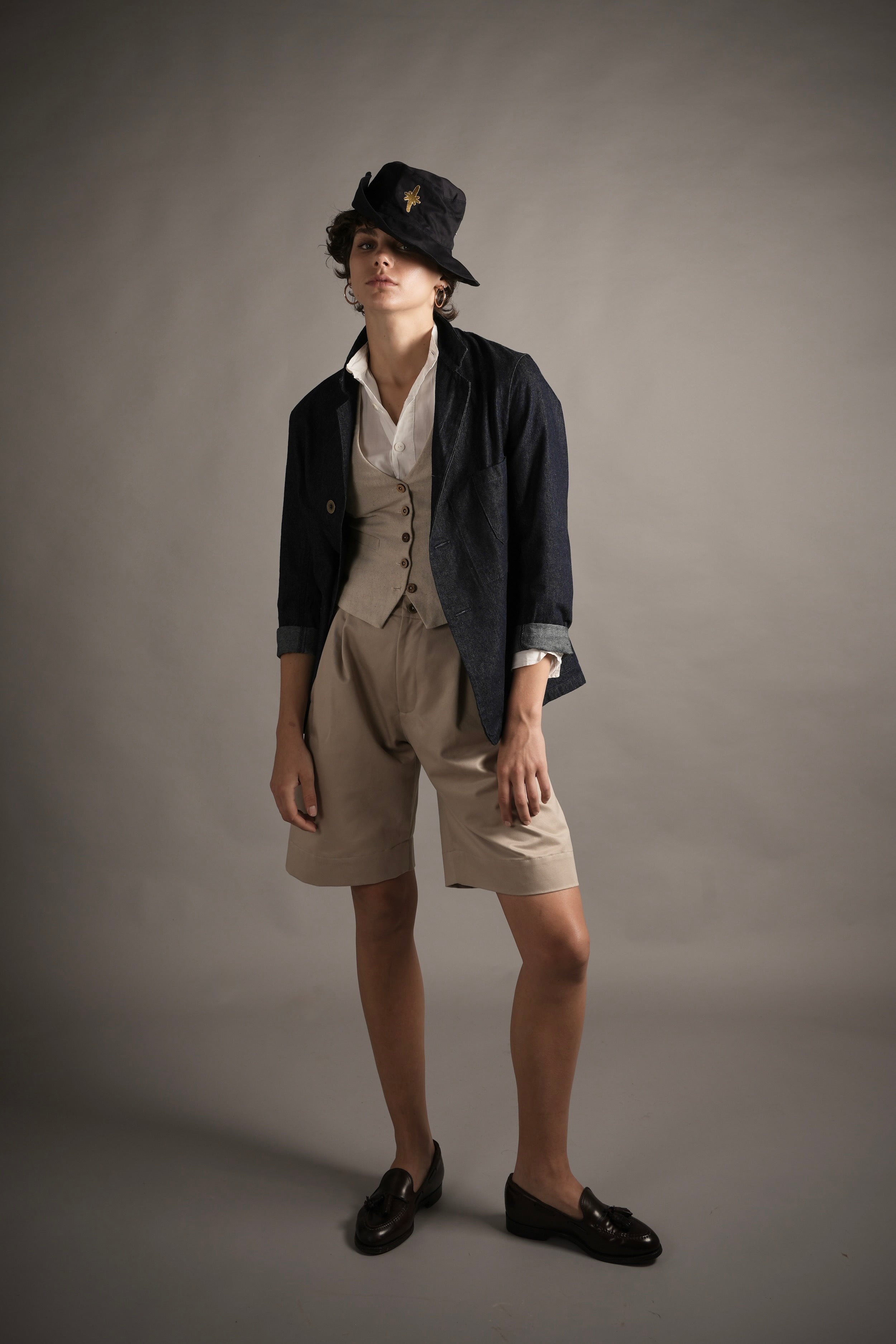 Els is 5'11", a size e8 and wears a Medium jacket