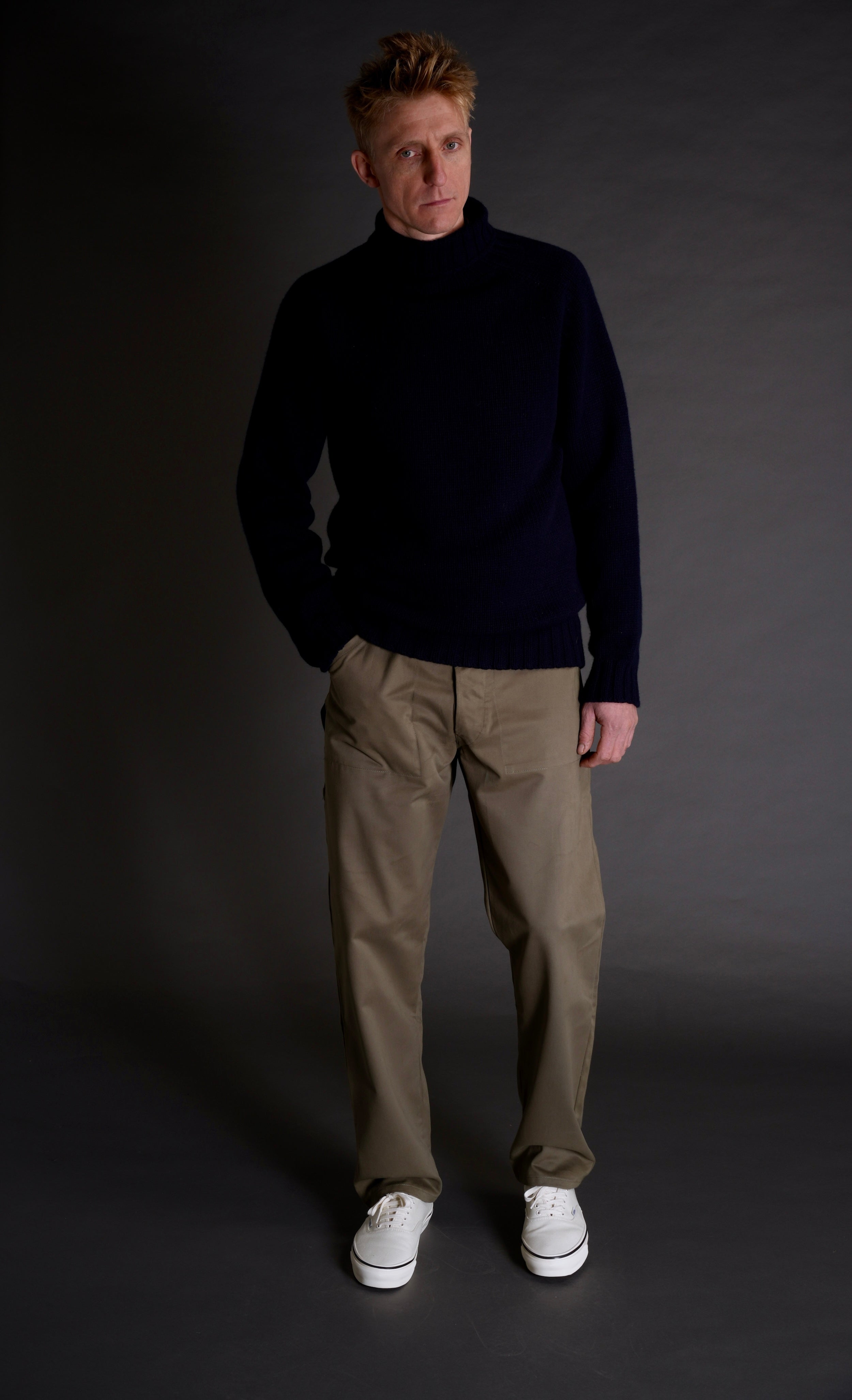 Tommy is 6'4" and wears a size L