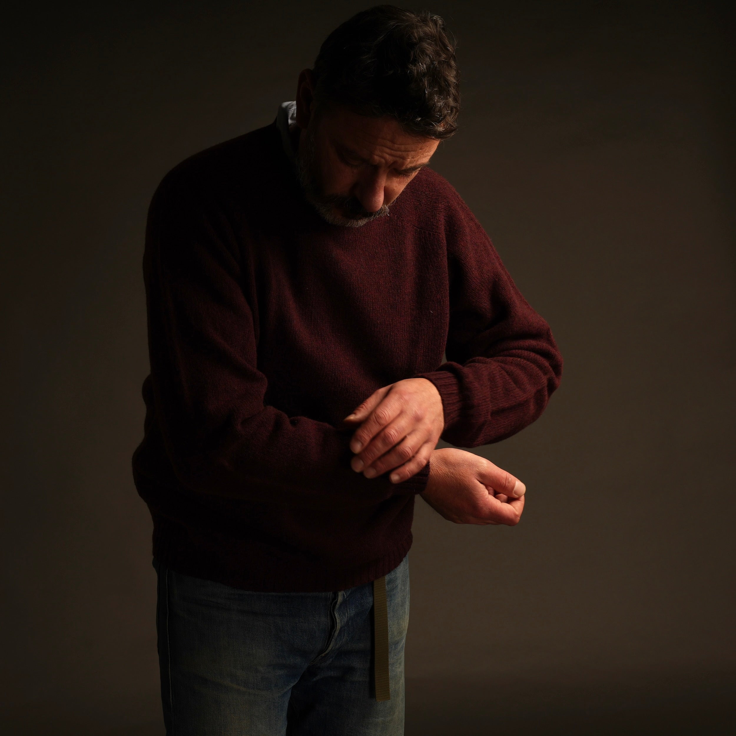 Enzo is 6'1" and wears an XL jumper