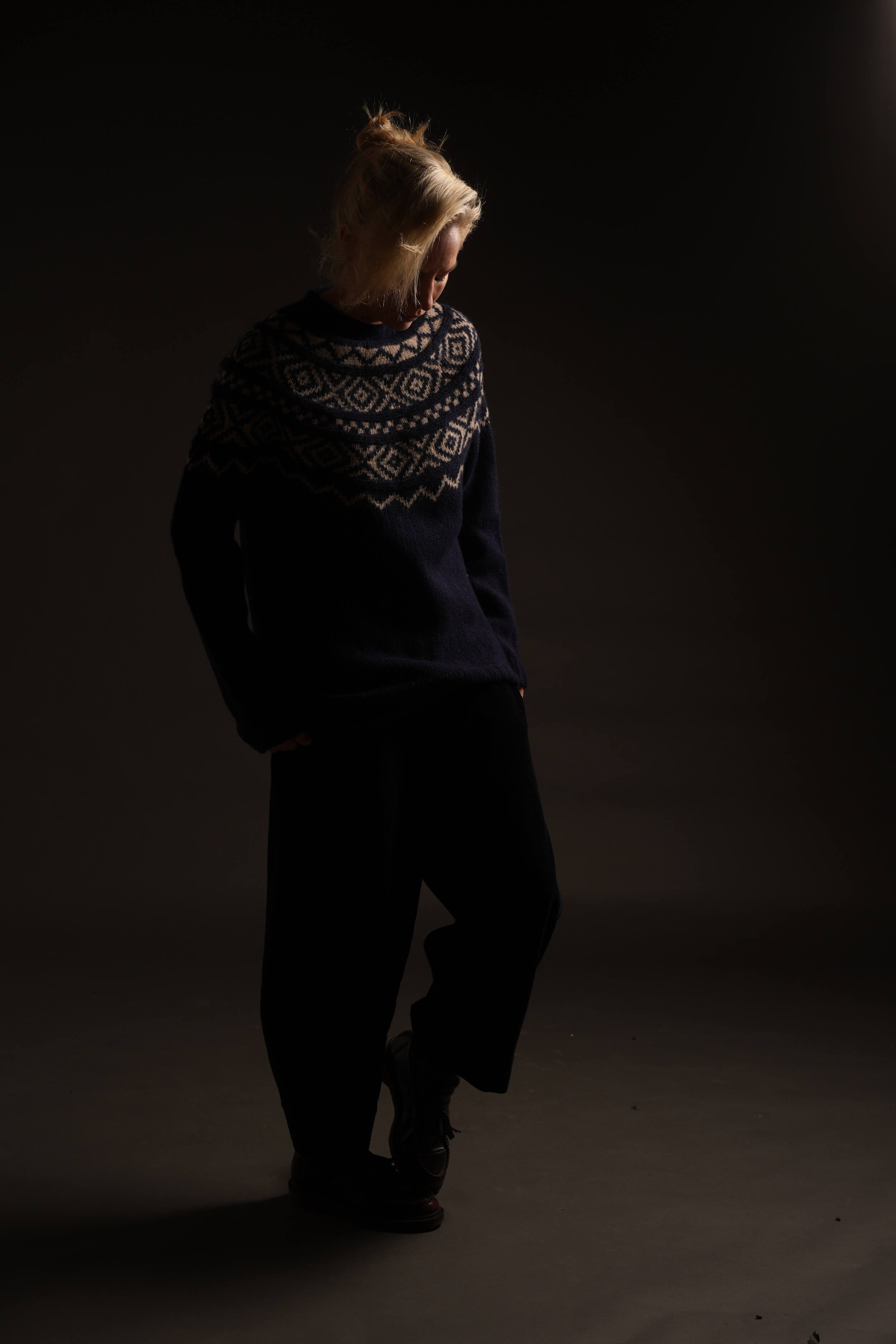 Sienna Wears Carrier Company Chunky Wide Yoke In Navy & Cream