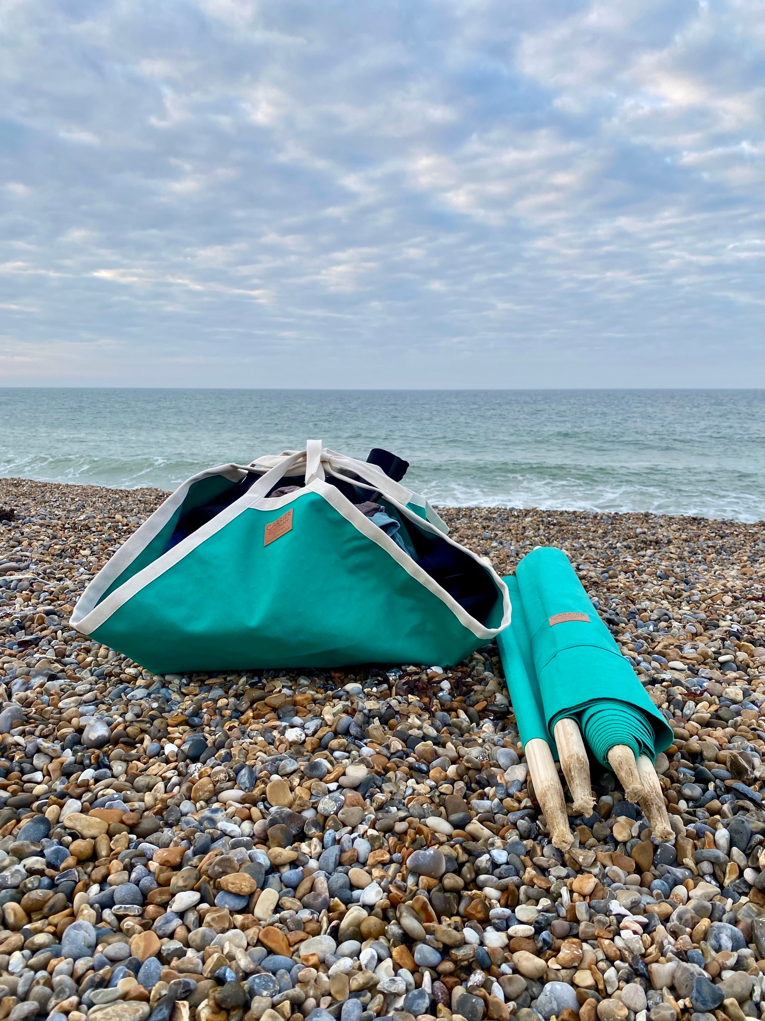 Carrier Company Beach Carrier and Windbreak in Jade