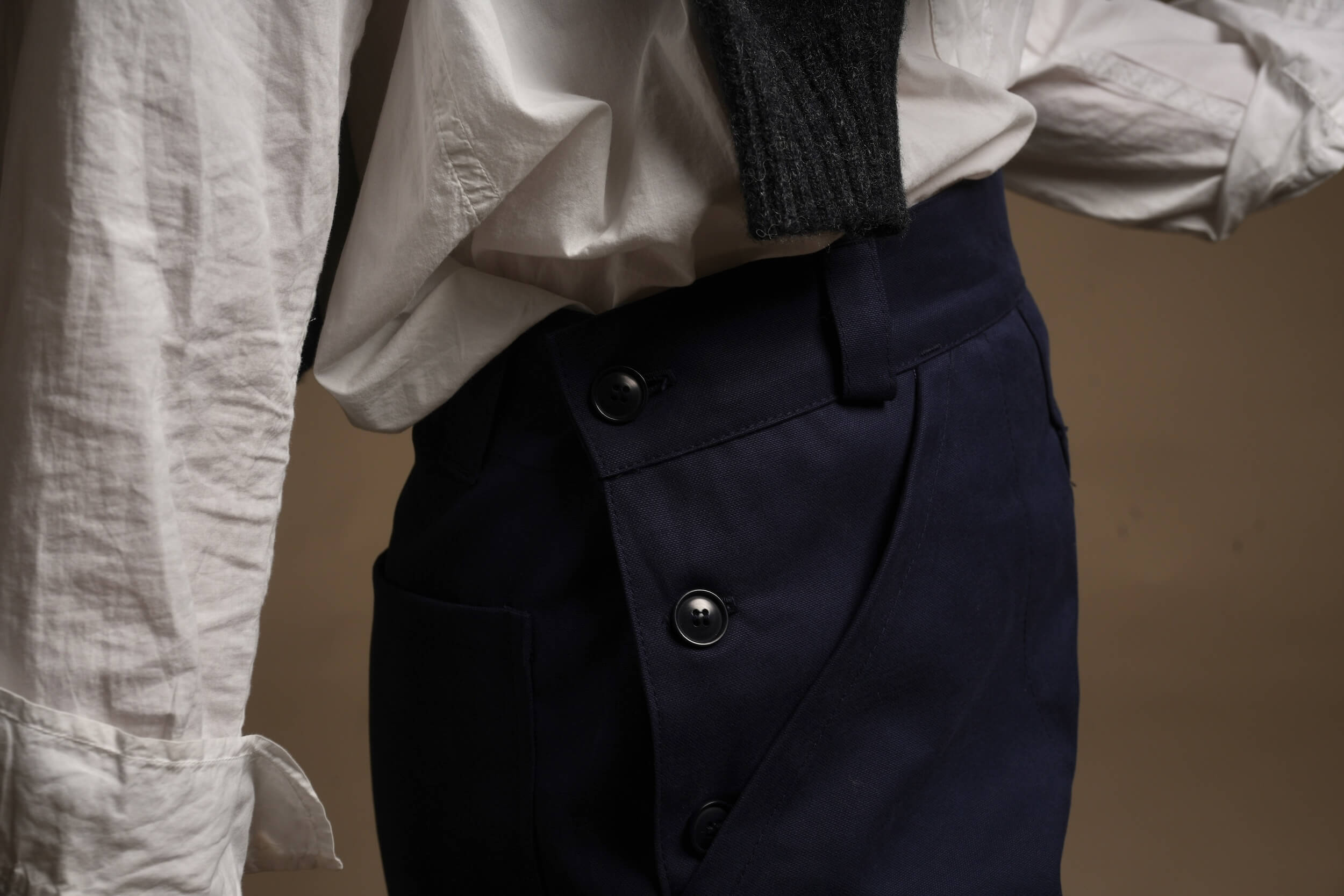 Minna Wears The Work Trouser In Navy Vintage Turner Sailcloth