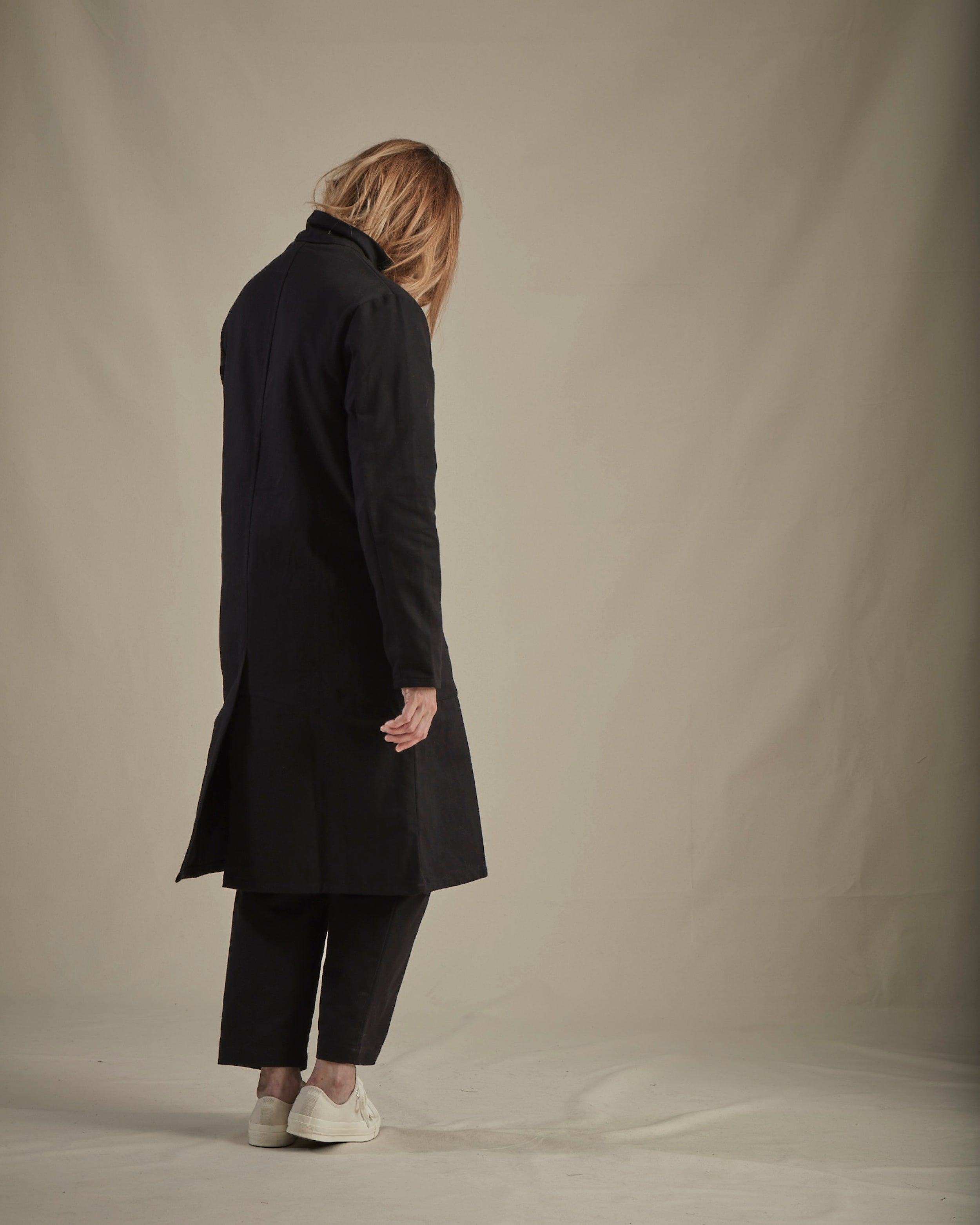 Sienna wears Stockman's Coat in Black Drill