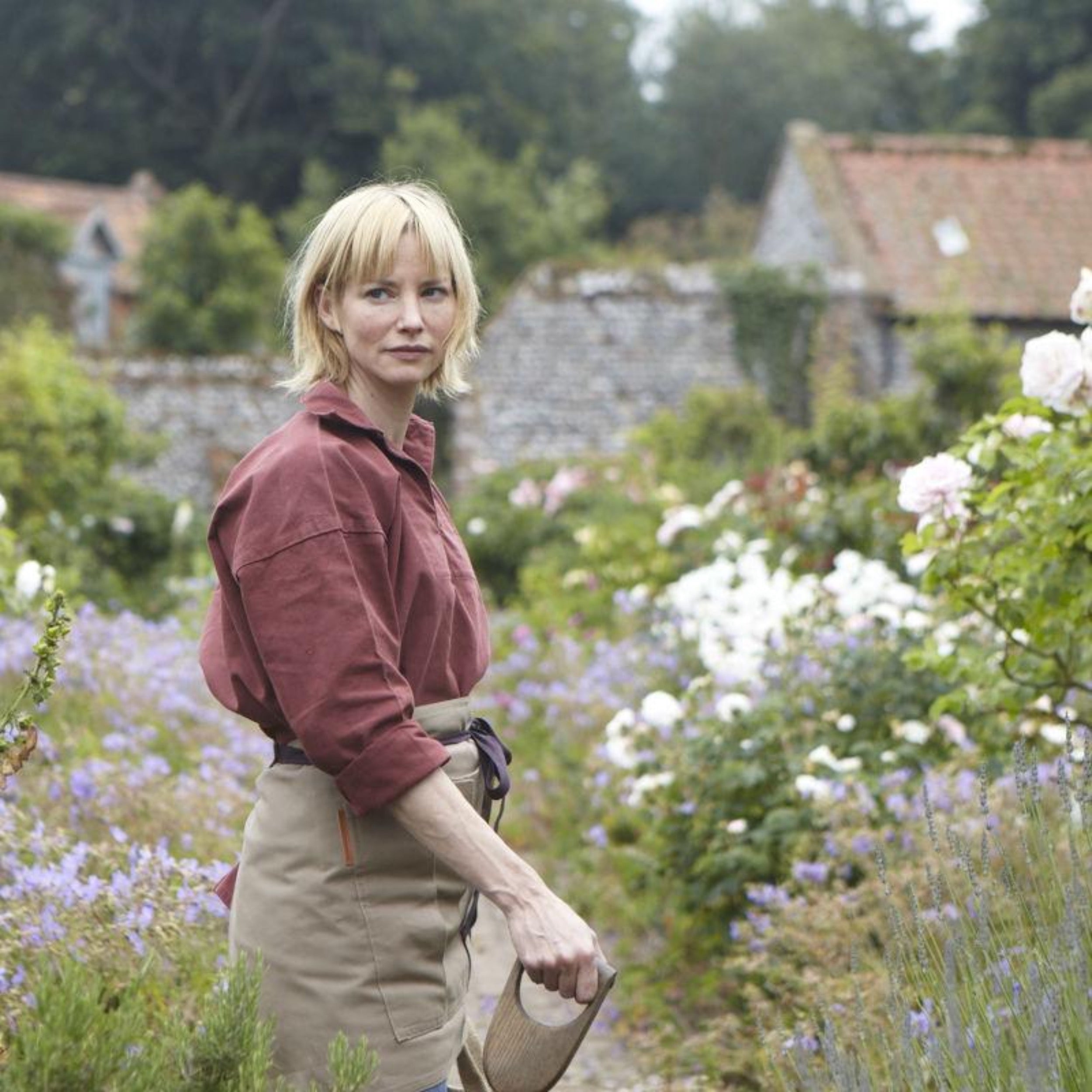 Sienna Wears Carrier Company Gardener's Half Apron and V-Neck Smock